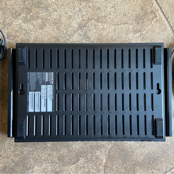 WORKING - NETGEAR 4-Stream AX1800 WiFi 6 Router (RAX20-100NAS) - Picture 13 of 16